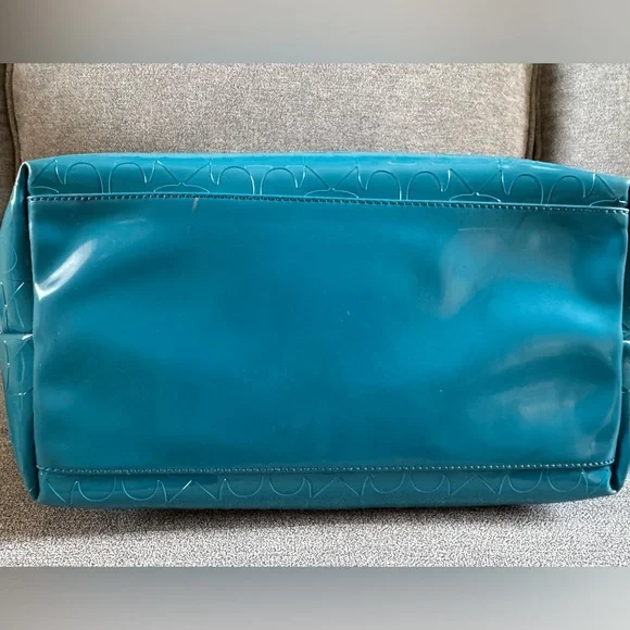 Large Patent Leather Kate Spade Tote - Picture 4 of 13